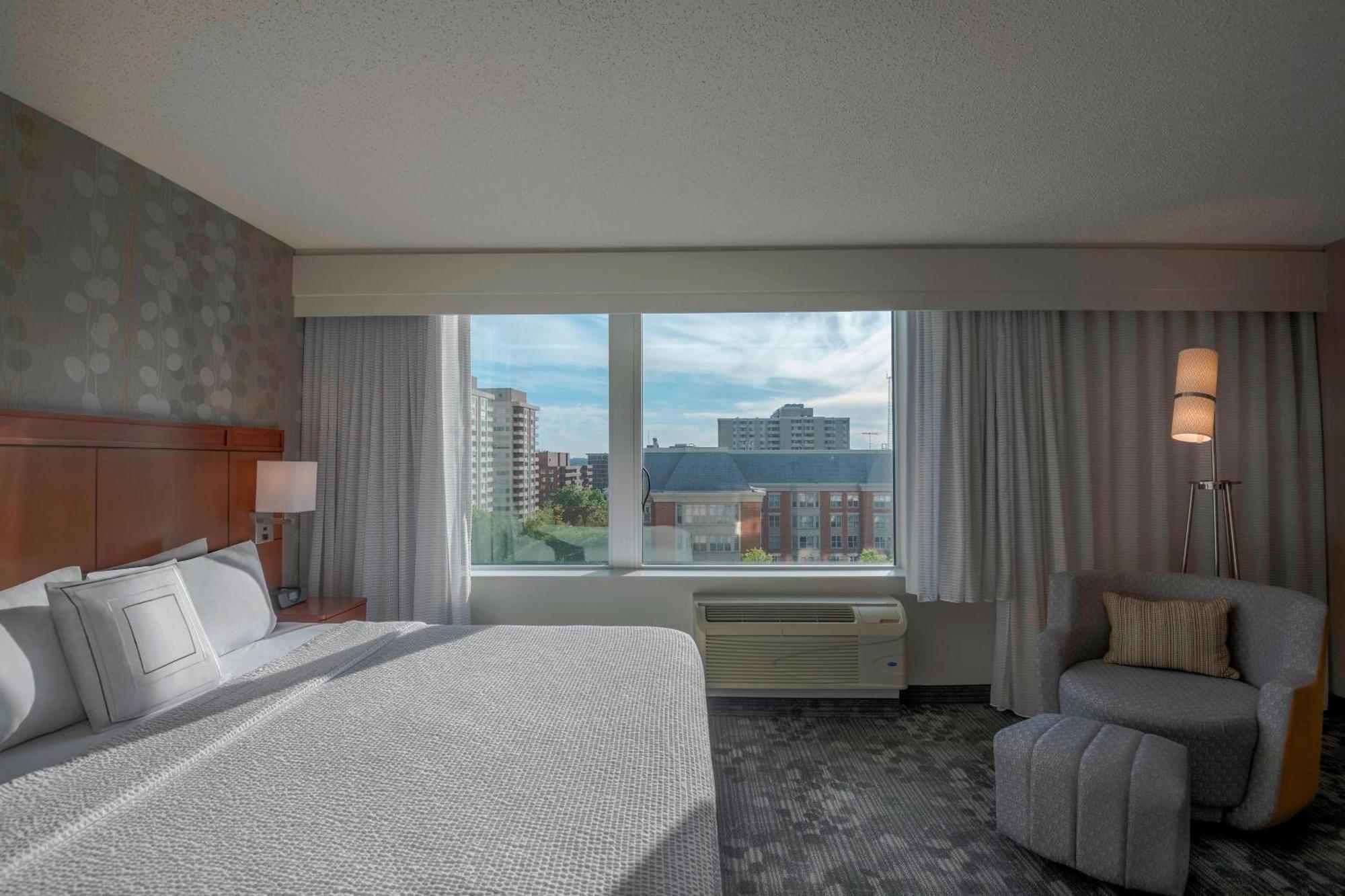 Hotel Courtyard By Marriott Bethesda Chevy Chase Extérieur photo