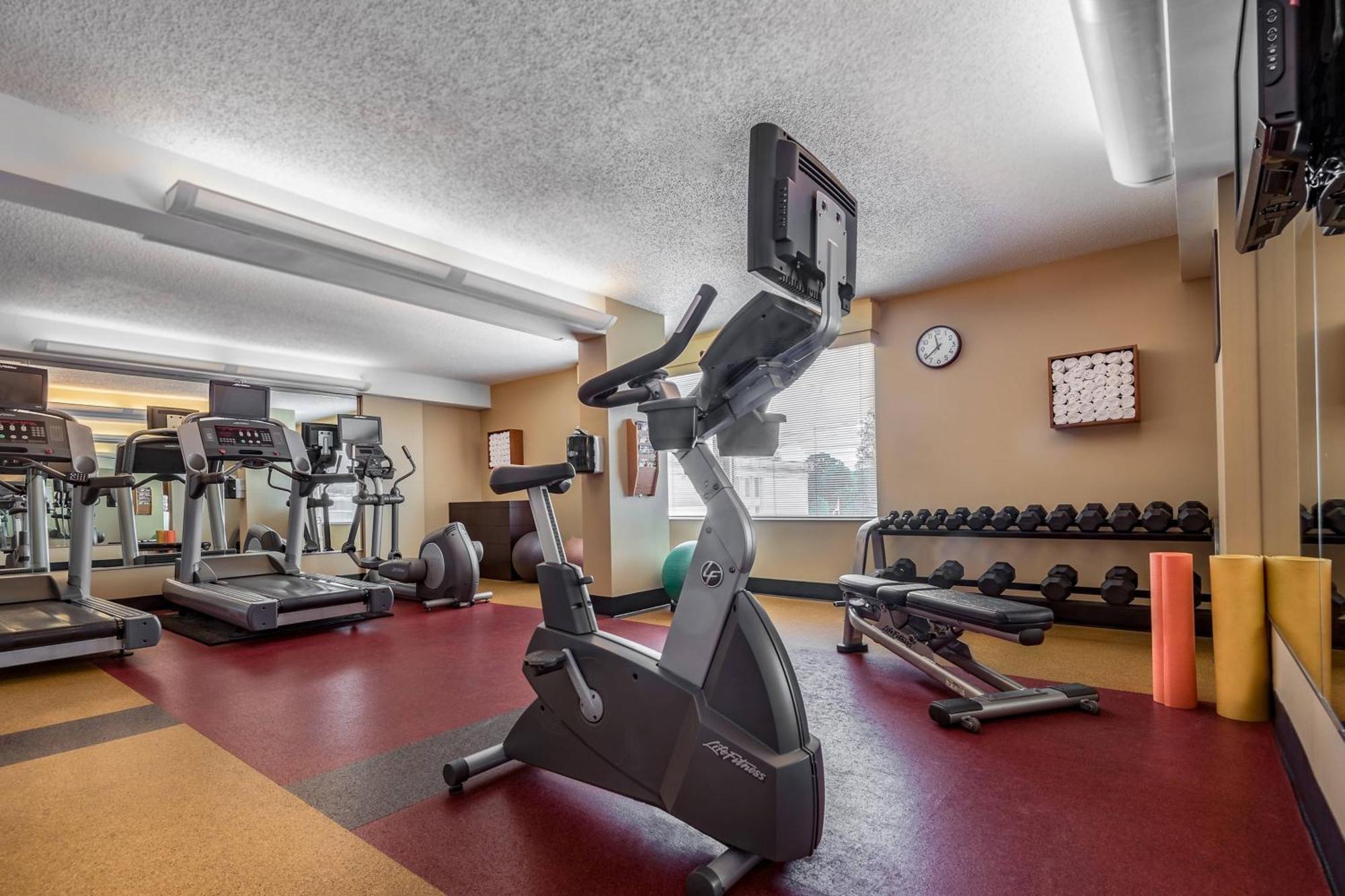 Hotel Courtyard By Marriott Bethesda Chevy Chase Extérieur photo