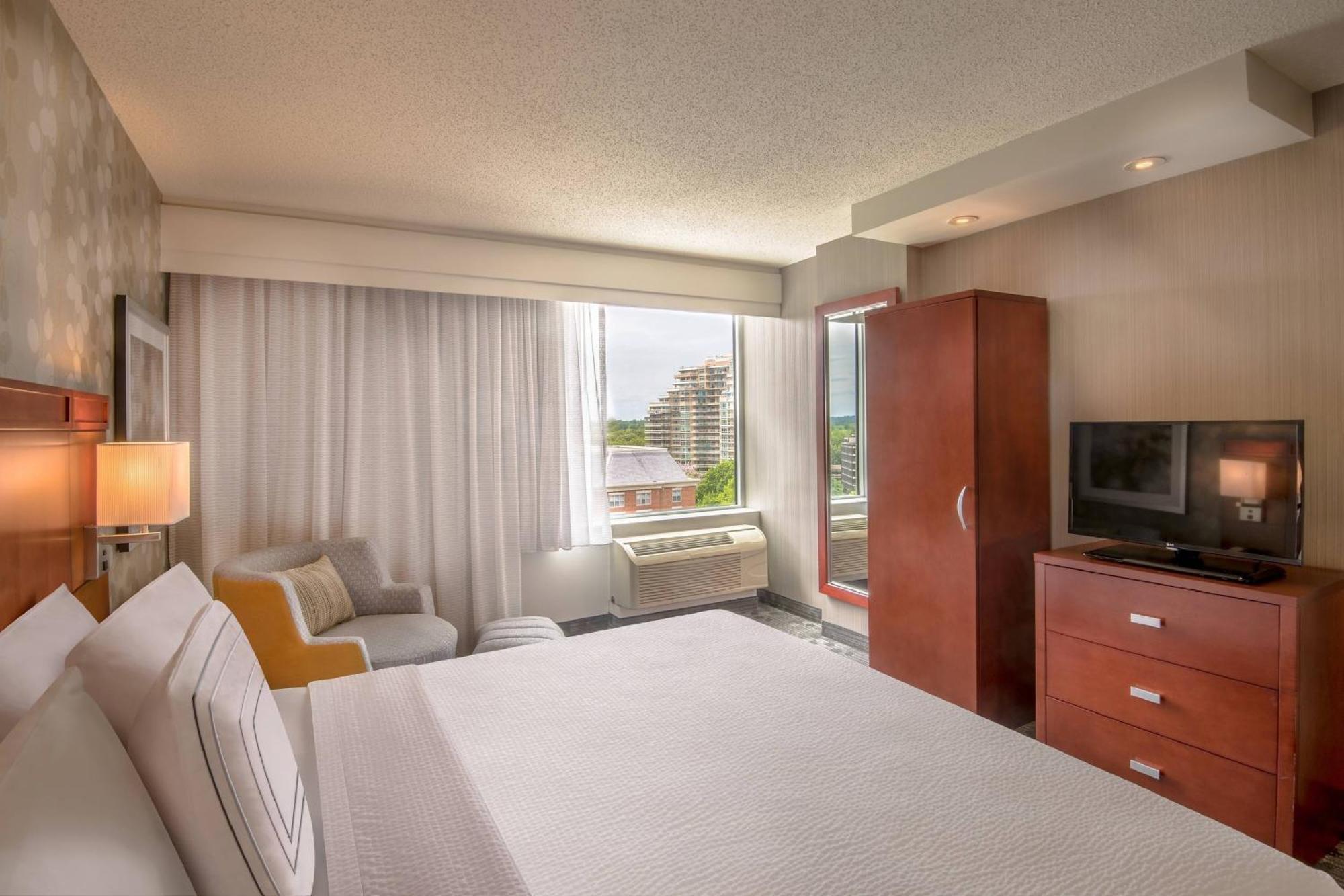 Hotel Courtyard By Marriott Bethesda Chevy Chase Extérieur photo