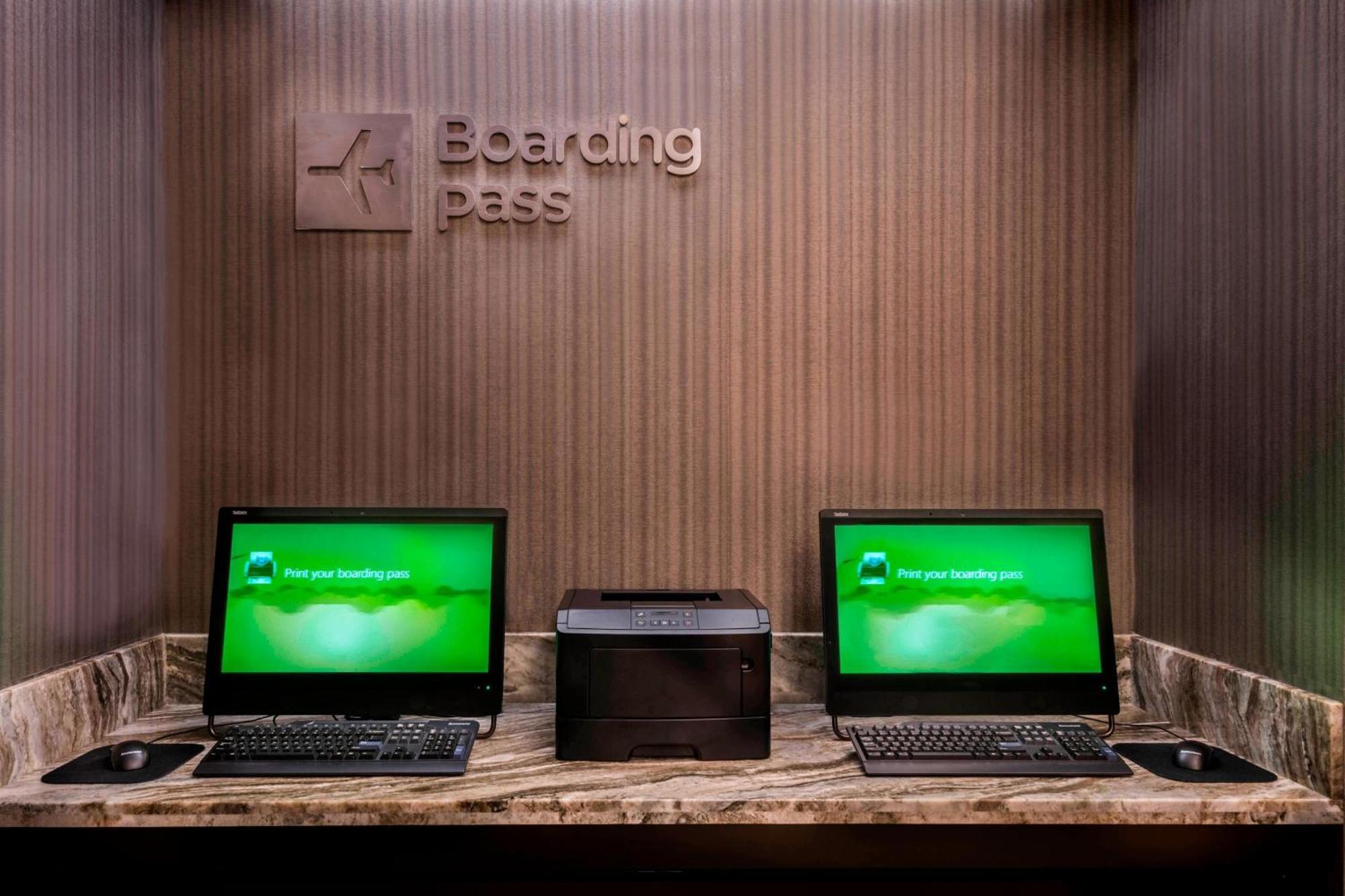 Hotel Courtyard By Marriott Bethesda Chevy Chase Extérieur photo